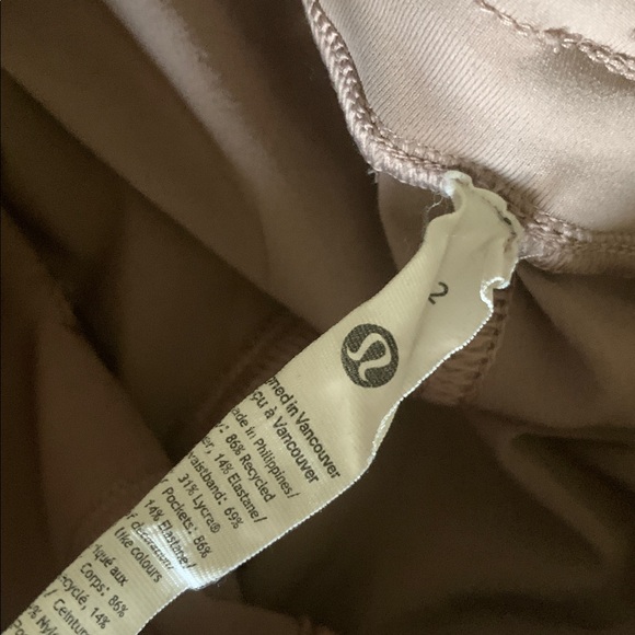 Lululemon Swift Mid-Rise Wide-Leg Pant taupe - Picture 6 of 7